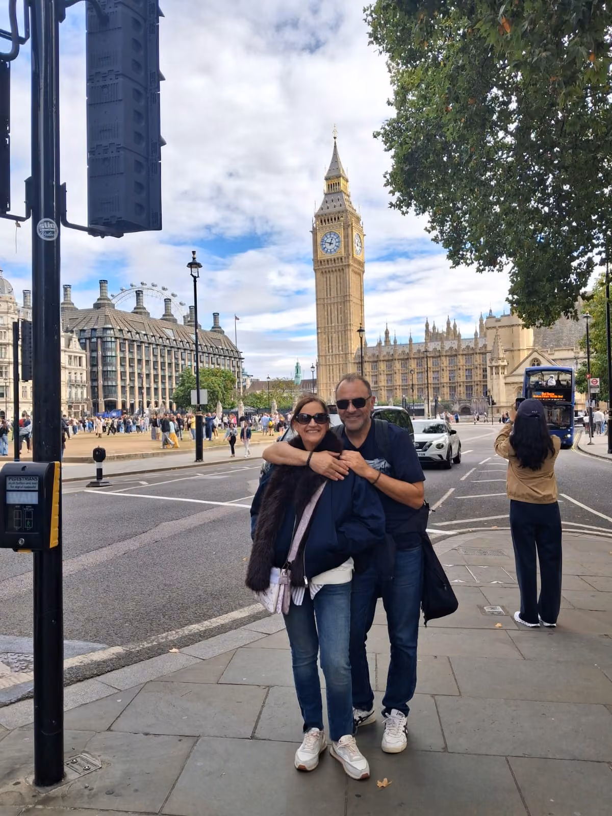 Jesús y Belén frente al Big Ben, Londres